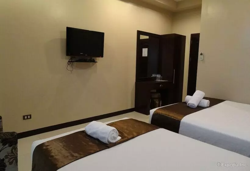 اتاق لوکس سه تخته, Peridot Suites