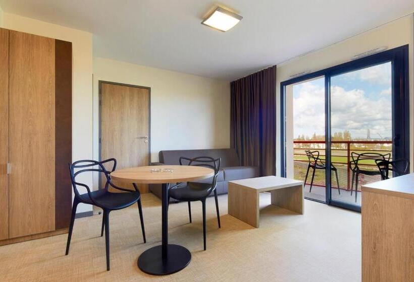 Апартаменты 1 Спальня с Видом, Kyriad Prestige Residence & Spa Cabourg Dives Sur Mer