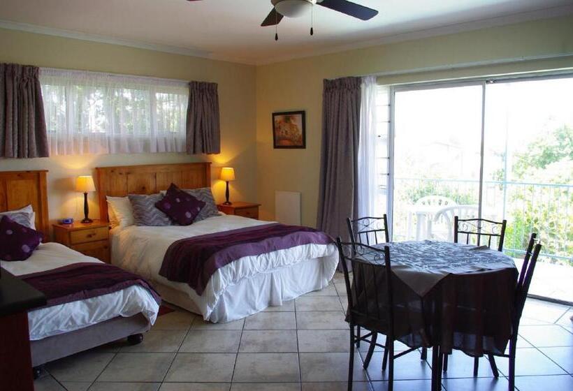 스탠다드 스튜디오, Aqua Marine Guest House
