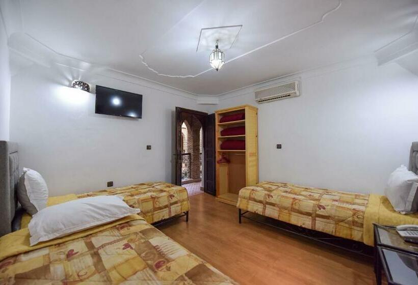 اتاق استاندارد سه نفره, Riad Assia