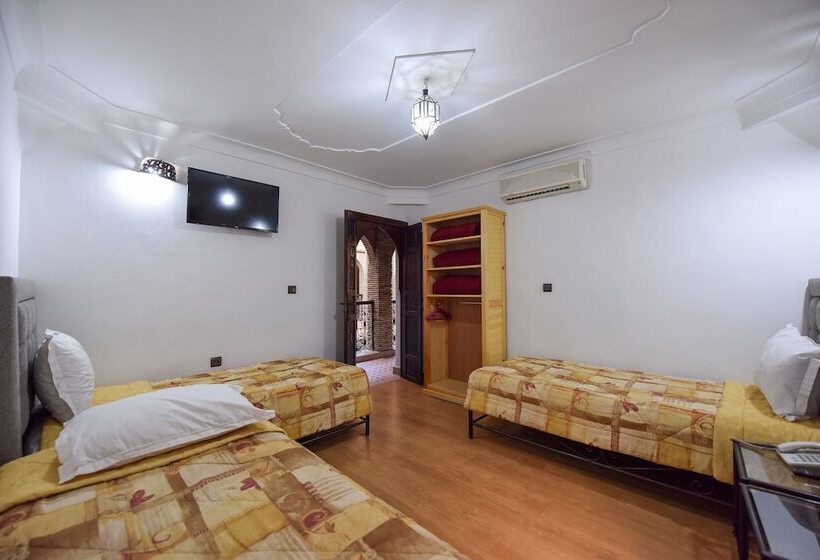 اتاق استاندارد سه نفره, Riad Assia