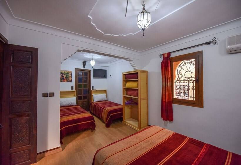 اتاق استاندارد چهار تخته, Riad Assia