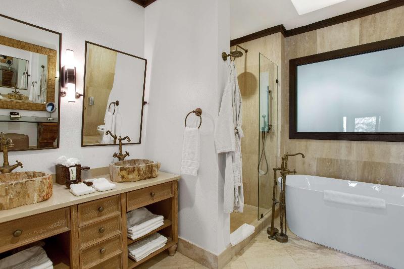 اتاق استاندارد با تخت بزرگ, Zemi Beach House, Lxr Hotels & Resorts