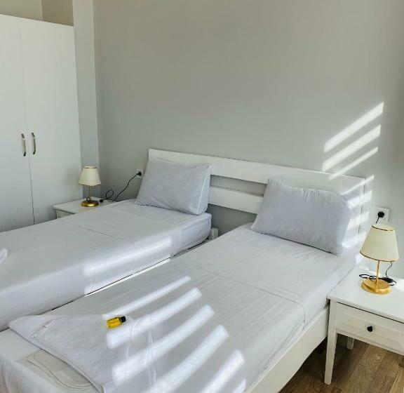 اتاق استاندارد سه نفره, Stylish Hotel Old City