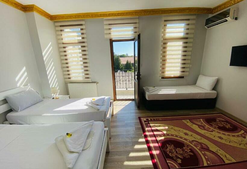 اتاق استاندارد سه نفره, Stylish Hotel Old City
