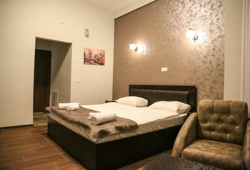 اتاق لوکس, Albes