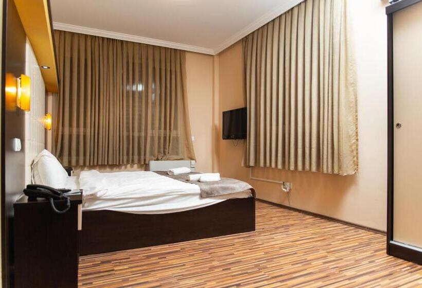 اتاق لوکس, Albes