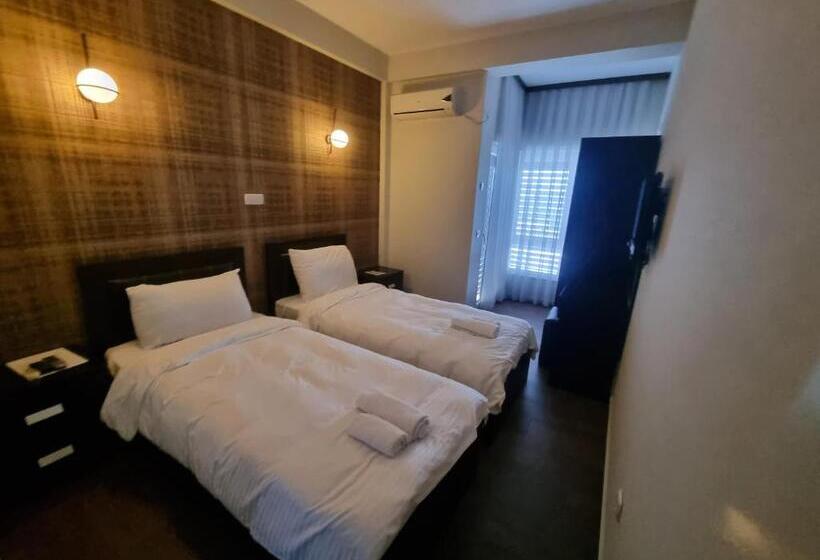 اتاق اکونومی, Albes