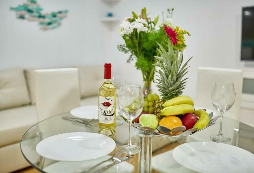 استودیوی استاندارد, Apart Hotel Happy Life