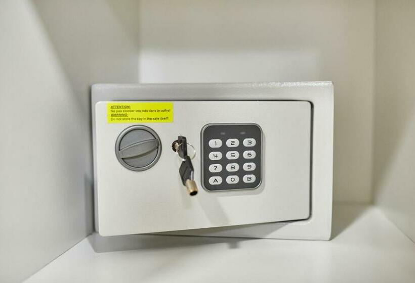 استودیوی استاندارد, Apart Hotel Happy Life