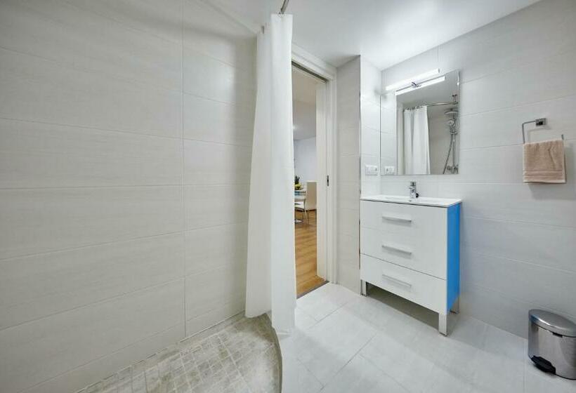 استودیوی استاندارد, Apart Hotel Happy Life