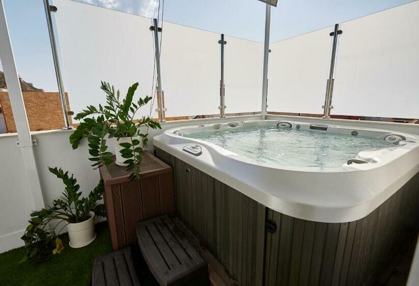 آپارتمان دوبلکس 1 خوابه, Apart Hotel Happy Life