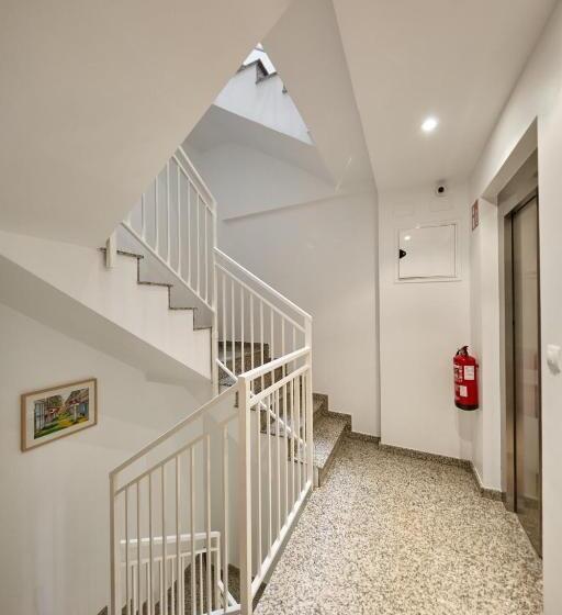 آپارتمان دوبلکس 1 خوابه, Apart Hotel Happy Life