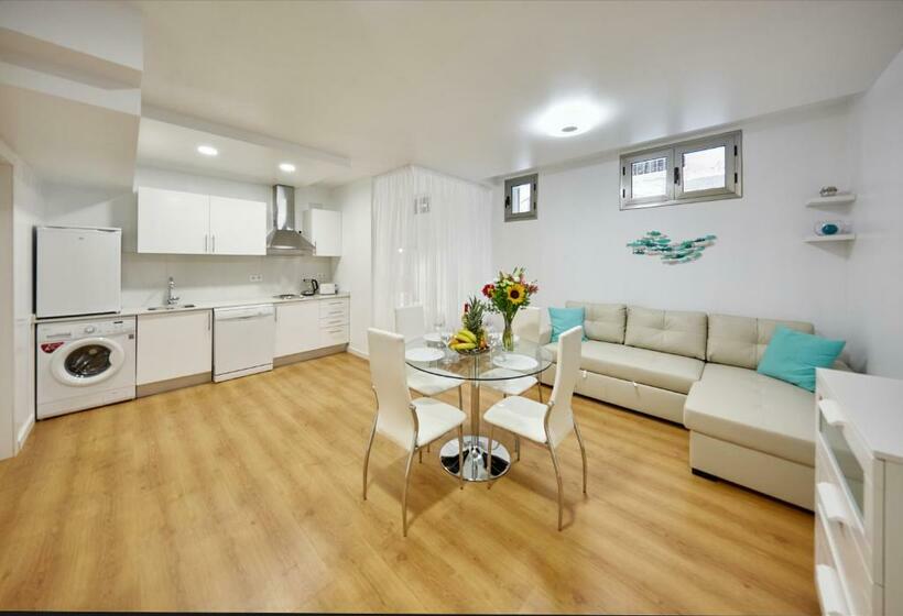 استودیوی استاندارد, Apart Hotel Happy Life