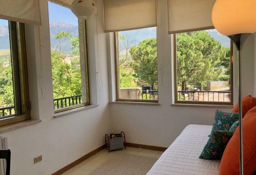 سوییت با چشمانداز کوه, Casamonaco