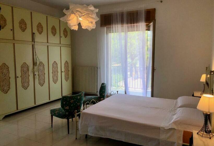 سوییت با چشمانداز کوه, Casamonaco