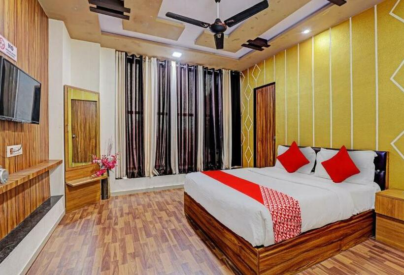 三人经典房间, Oyo Flagship Hotel France