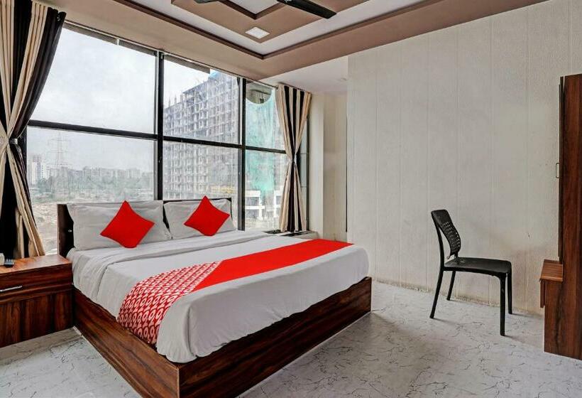 三人经典房间, Oyo Flagship Hotel France