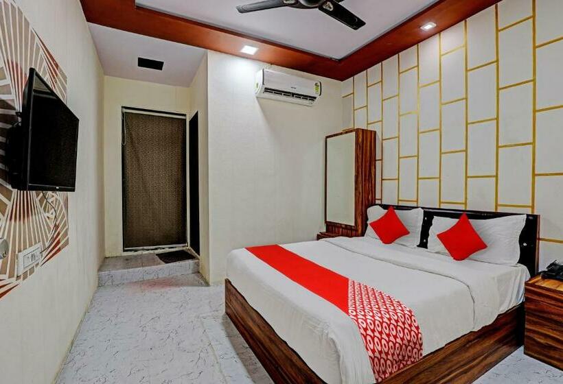 三人经典房间, Oyo Flagship Hotel France