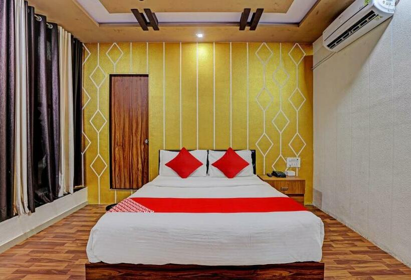 三人经典房间, Oyo Flagship Hotel France