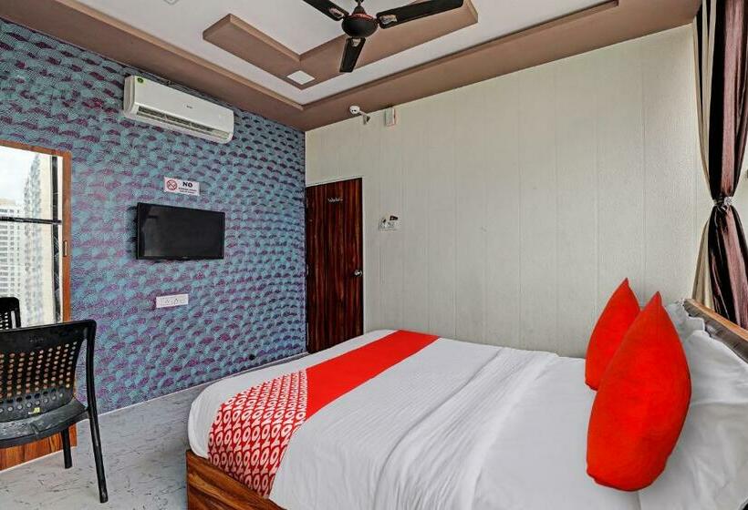 三人经典房间, Oyo Flagship Hotel France