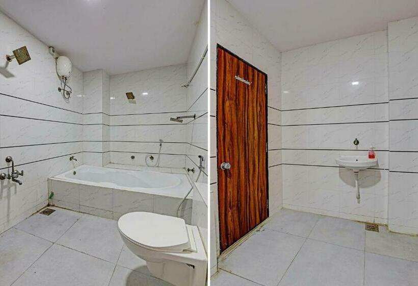 三人经典房间, Oyo Flagship Hotel France