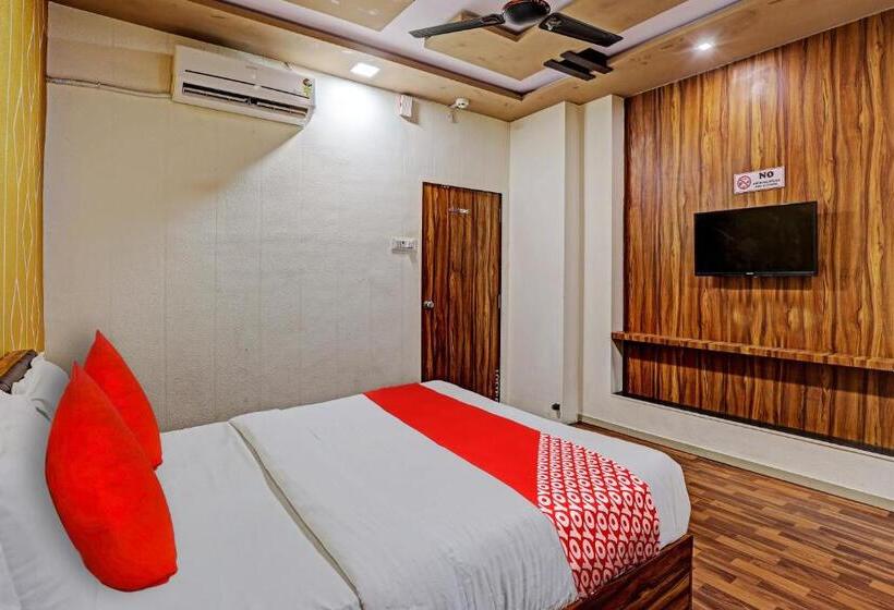 三人经典房间, Oyo Flagship Hotel France