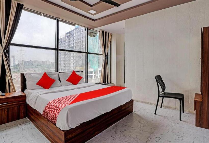 三人经典房间, Oyo Flagship Hotel France