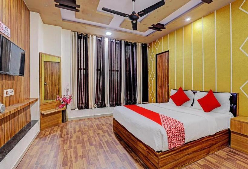 三人经典房间, Oyo Flagship Hotel France