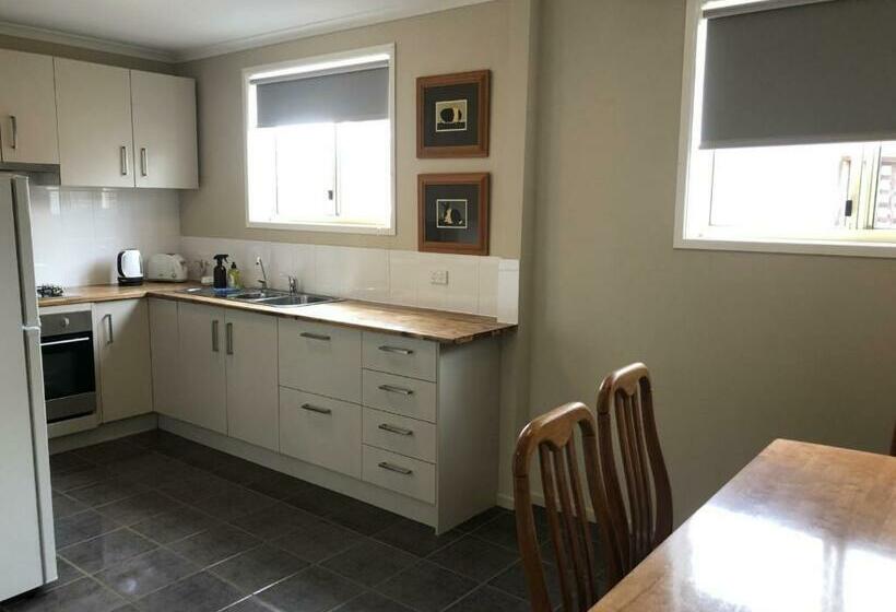 1 Bedroom Apartment Lake View, Lotus Views