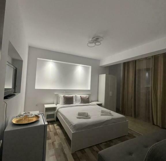 デラックススタジオ, Vila Almare