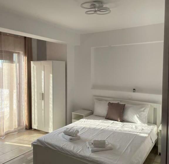 デラックススタジオ, Vila Almare