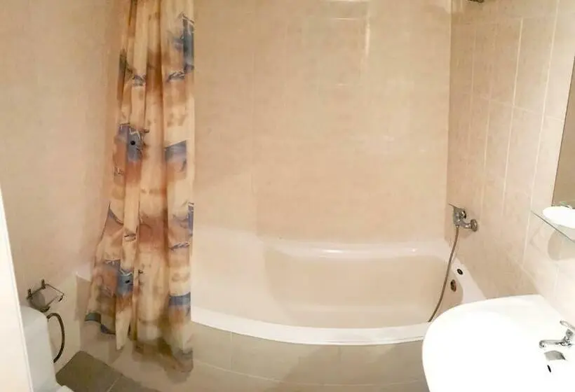 Standard Neljän Hengen Huone, перлина дністра