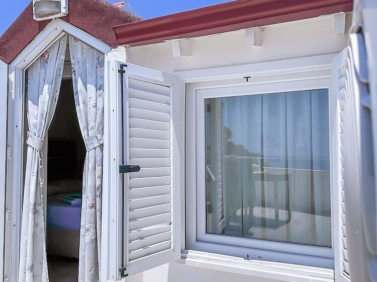 Люкс Вид на Море, Abelia Otel