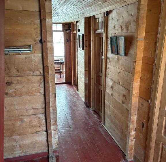 اتاق استاندارد چهار تخته, Guest House Bee