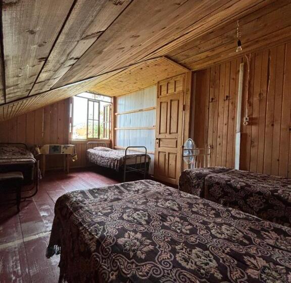 اتاق استاندارد چهار تخته, Guest House Bee