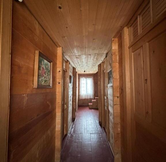 اتاق اکونومی, Guest House Bee