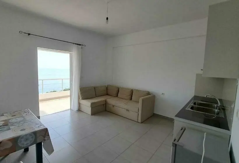 سوییت با چشم‌انداز دریا, Paradise View
