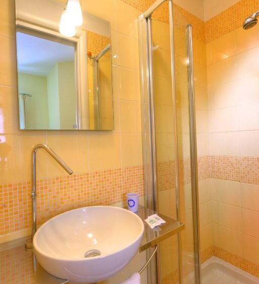 اتاق استاندارد, Butterfly S House