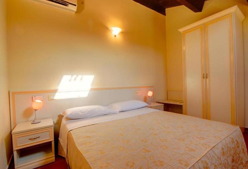 4인용 스탠다드 룸, Butterfly S House