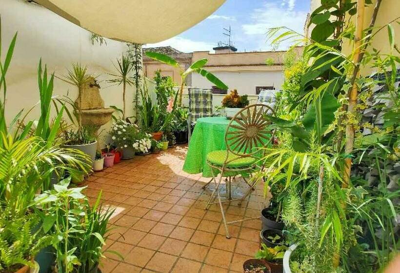 标准间, Guastella House