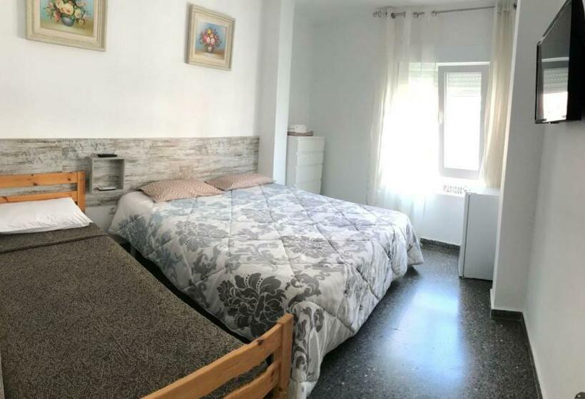 חדר קומפורט לשלושה, Guest House Lana Denia