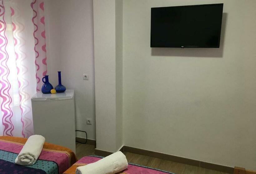 חדר קומפורט לשלושה, Guest House Lana Denia