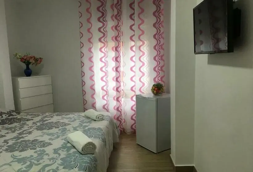 اتاق راحتی سه تخته, Guest House Lana Denia