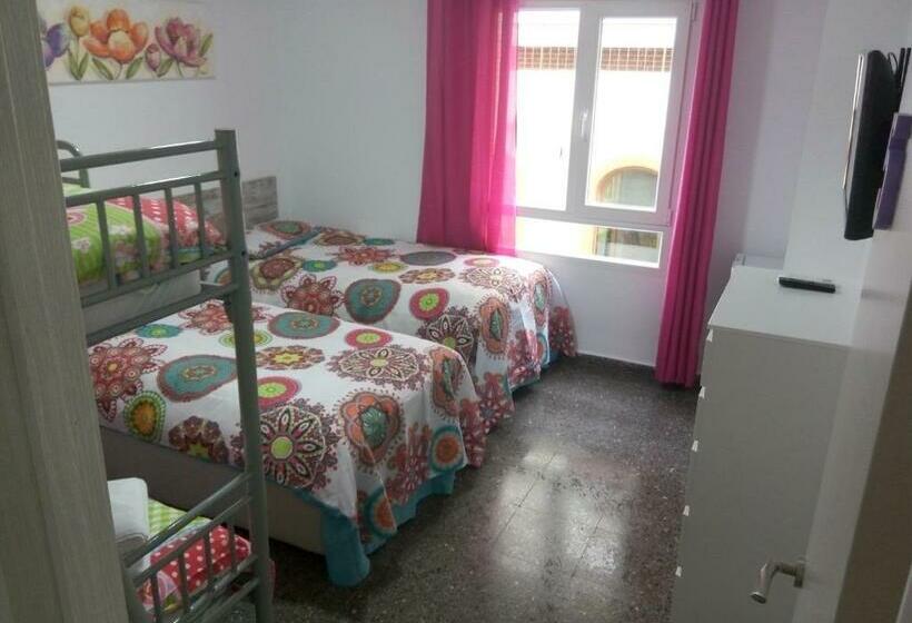 חדר סטנדרט לארבעה, Guest House Lana Denia