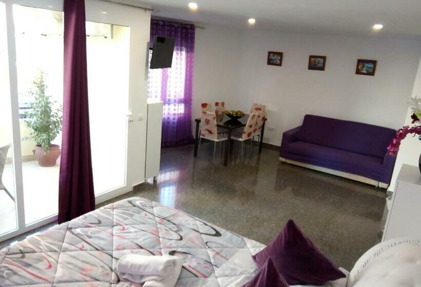 חדר משפחתי, Guest House Lana Denia