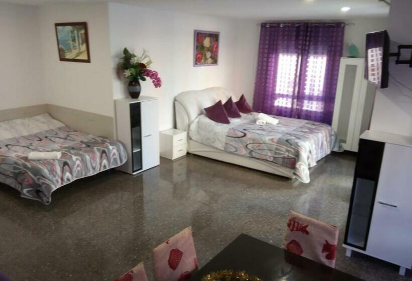 חדר משפחתי, Guest House Lana Denia