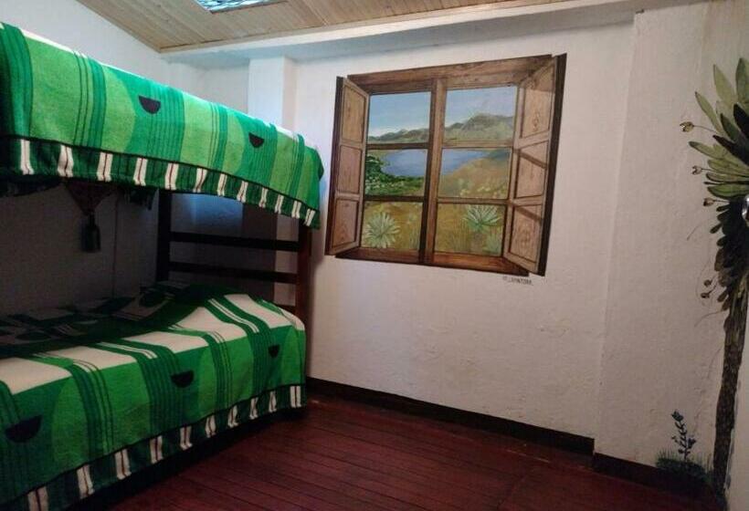 تختخواب در اتاق مشترک, Hostal Casa Del Frailejón   Café