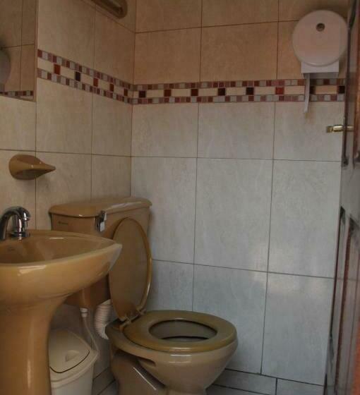 Трехместный Номер Стандарт Совместная Ванная, Hostel Copacabana La Quiaca