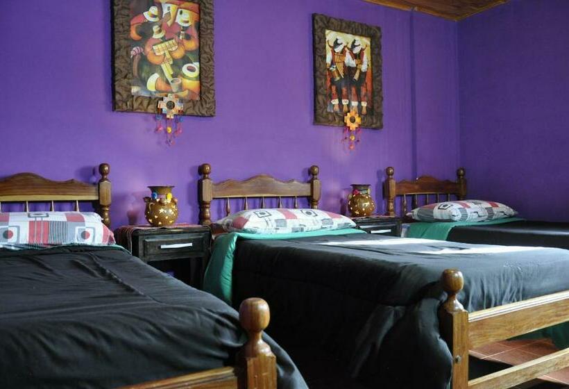 Трехместный Номер Стандарт Совместная Ванная, Hostel Copacabana La Quiaca